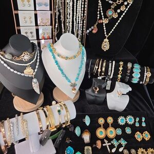 $6.49 Flat Rate SHIPPING 
Bundle as many Items as you like